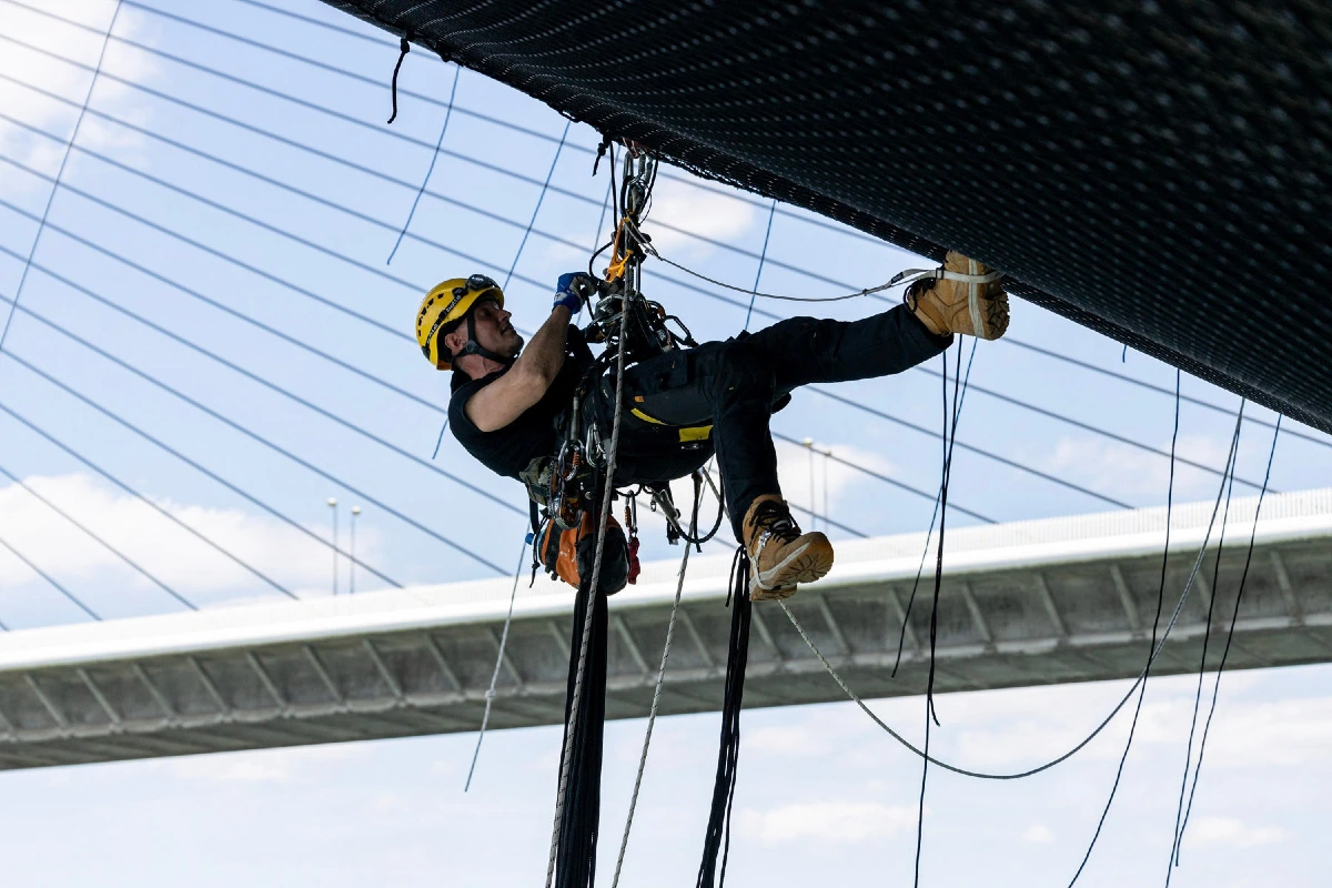 Cordiste en intervention